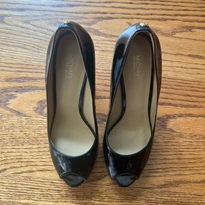 michael kors york platform heels size 7 1/2